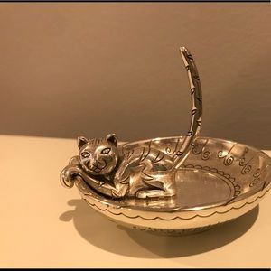 Brighton ring holder